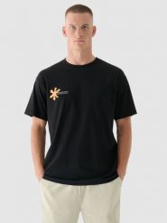 4F T-shirt oversize z nadrukiem męski - czarny L. Czarne t-shirty męskie 4f, l, bez wzorów, z bawełny, bez kołnierzyka. W wyprzedaży za 29.99 zł.