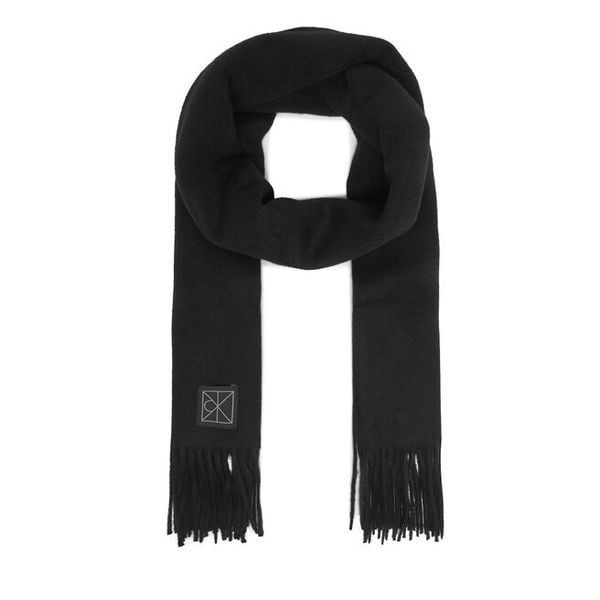 Szalik Calvin Klein. Czarne szaliki i kominy damskie CALVIN KLEIN, bez wzorów. Za 349.99 zł.