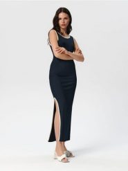 Sukienka maxi na ramiączkach - granatowy. Niebieskie sukienki damskie Sinsay, l, bez wzorów, z włókna, bez kołnierzyka, bez ramiączek, maxi, dopasowane. Za 59.99 zł.