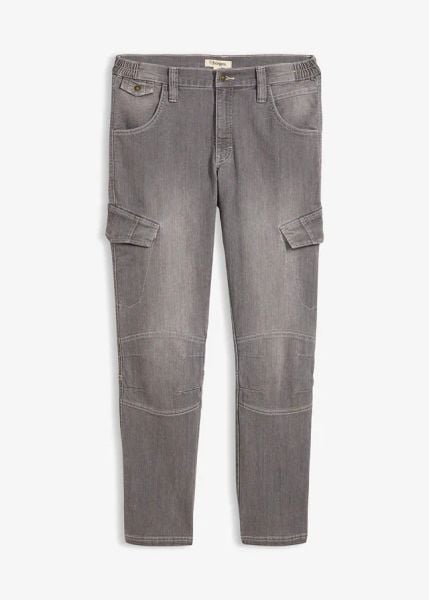 Lekkie jeansy bojówki o kroju regular fit z elastycznym pasem i prostą nogawką. Niebieskie jeansy męskie bonprix. Za 64.99 zł.