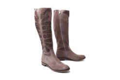 BIOECO BY ARKA 7592 1823 beż, kozaki letnie damskie. Brązowe kozaki damskie Bioeco by Arka, z gumy, bez obcasa, na obcasie. Za 299.94 zł.