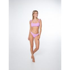 Bikini damskie Protest Prtyamba. Czerwone bikini damskie Protest, bez wzorów. W wyprzedaży za 135.00 zł.