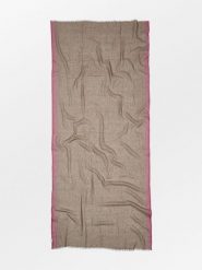 Becksöndergaard Szal w kolorze beżowo-różowym - 185 x 85 cm rozmiar: onesize. Brązowe szaliki i kominy damskie Becksöndergaard, bez wzorów, z bawełny. Za 113.99 zł.