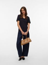 Vero Moda Koszulka w kolorze czarnym rozmiar: L. Czarne bluzki damskie Vero Moda, l, bez wzorów, z bawełny, bez kołnierzyka. Za 39.99 zł.