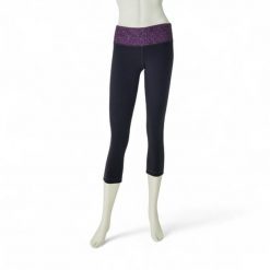Second life - Kobiety Legginsy do jogi i biegania fioletowe - Stan bardzo dobry. Fioletowe legginsy sportowe damskie LULULEMON, m, bez wzorów, z tkaniny, do biegania. Za 144.80 zł.