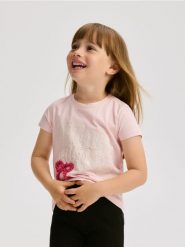 Bawełniany t-shirt z napisem - pastelowy róż. Czerwone koszulki dziewczęce Reserved, m, bez wzorów, z bawełny, bez ramiączek. W wyprzedaży za 15.99 zł.