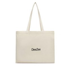 Torebka DeeZee. Brązowe torebki klasyczne damskie DeeZee, bez wzorów, bez dodatków. Za 29.99 zł.