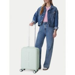 Walizka kabinowa Reebok. Niebieskie walizki Reebok, bez wzorów. Za 279.99 zł.