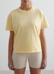 Damski T-shirt pudełkowy, z bawełny organicznej, haftowane logo Boxy żółty. Żółte t-shirty damskie Aim'n, xs, bez wzorów, z bawełny, bez kołnierzyka. Za 148.00 zł.