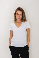 T-SHIRT KLARA BIAŁY S - Flawless. Białe t-shirty damskie Flawless, s, bez wzorów, z bawełny, bez kołnierzyka. Za 189.00 zł.