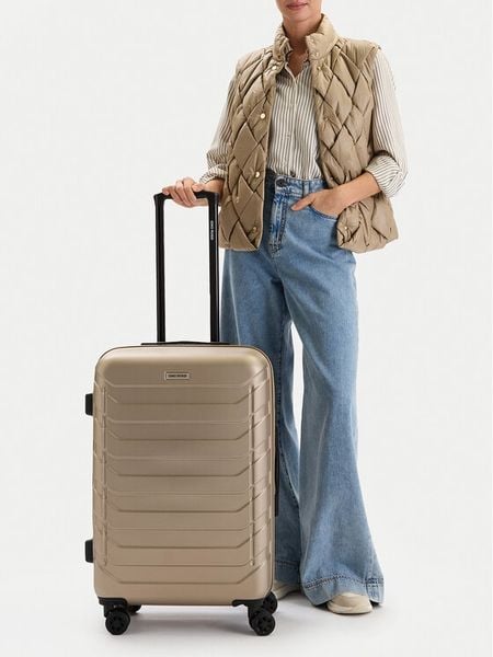 GINO ROSSI Walizka średnia GIN-M-002-05-GOLD Złoty. Żółte walizki Gino Rossi, bez wzorów, z materiału, średnie. Za 279.99 zł.