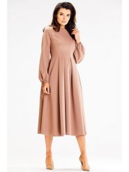 Awama Sukienka w kolorze beżowym rozmiar: S. Brązowe sukienki damskie Awama, s, bez wzorów, bez kołnierzyka, bez ramiączek, midi. Za 149.99 zł.