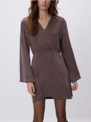 Sukienka mini z lyocellem - ciemnobrązowy. Brązowe sukienki damskie Reserved, na co dzień, l, bez wzorów, z lyocellu, bez kołnierzyka, bez ramiączek, mini, proste. Za 199.99 zł.