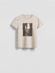 T-shirt z połyskującym nadrukiem - beżowy. Brązowe t-shirty damskie Reserved, l, bez wzorów, z bawełny, bez kołnierzyka. Za 49.99 zł.