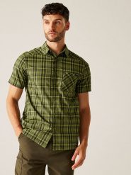 Regatta Koszula funkcyjna "Begarno" w kolorze khaki rozmiar: M. Brązowe koszule męskie Regatta, m, bez wzorów, z materiału, bez kołnierzyka, bez ramiączek. Za 74.99 zł.