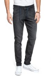 SPODNIE MĘSKIE MUSTANG RelaXed Chino 1010121 4000 983. Spodnie materiałowe męskie Mustang, bez wzorów, z jeansu. W wyprzedaży za 89.99 zł.