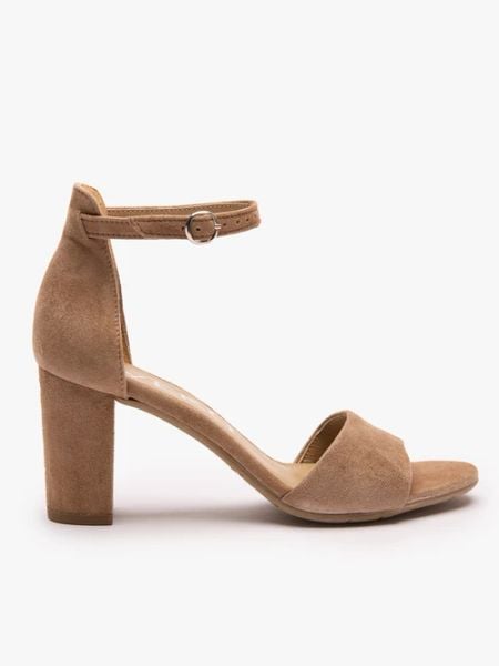 Jasnobrązowe sandały ze skóry welurowej. Brązowe sandały damskie Ryłko, bez wzorów, ze skóry, bez obcasa, na obcasie. Za 399.99 zł.