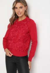 Czerwony Sweter z Wiskozą i Siateczkowymi Aplikacjami Hariena. Czerwone swetry klasyczne damskie Born2be, z wiskozy, bez kołnierzyka. Za 139.99 zł.