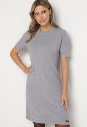 Szara Dzianinowa Sukienka z Wiskozą o T-shirtowym Kroju z Ozdobnymi Guziczkami Arissana. Szare sukienki damskie Born2be, na spotkanie biznesowe, s, bez wzorów, z dzianiny, eleganckie, bez kołnierzyka, bez ramiączek, mini. W wyprzedaży za 63.99 zł.