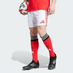 Szorty Benfica 25/26 Home. Białe szorty męskie Adidas, z materiału, bez kołnierzyka. Za 199.00 zł.