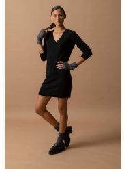 Perfect Cashmere Kaszmirowa sukienka w kolorze czarnym rozmiar: XXL. Czarne sukienki damskie Perfect Cashmere, na co dzień, xxl, bez wzorów, z kaszmiru, bez kołnierzyka, bez ramiączek, mini, proste. Za 413.99 zł.