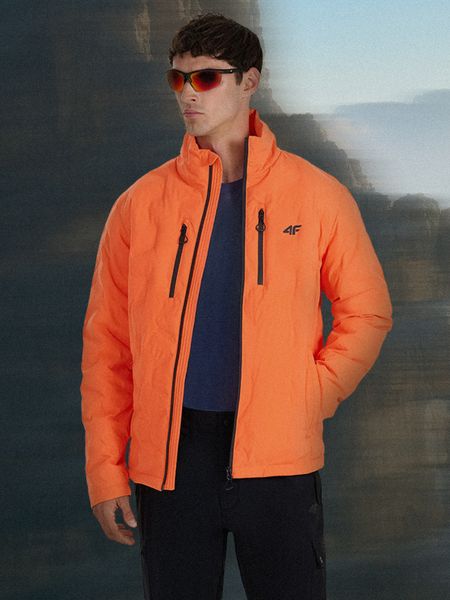 4F Kurtka puchowa trekkingowa z wypełnieniem syntetycznym męska - czerwona L. Czerwone kurtki męskie 4f, l, bez wzorów, z materiału, bez kaptura. W wyprzedaży za 249.99 zł.