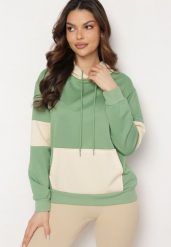 Zielona Bluza Oversize z Kapturem i Kontrastowymi Wstawkami Jevina. Zielone bluzy z kapturem damskie Born2be, l, z jeansu. Za 44.99 zł.