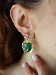 Pierres delicates Pozłacane kolczyki-wkrętki ze szmaragdami rozmiar: onesize. Zielone kolczyki damskie Pierres delicates, z szmaragdem, pozłacane. Za 43.99 zł.