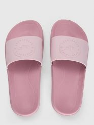 4F Klapki w kolorze jasnoróżowym rozmiar: 38. Różowe klapki damskie 4f, bez wzorów, bez obcasa. Za 70.08 zł.