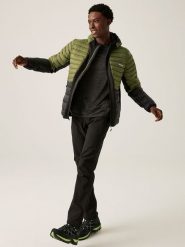 Regatta Kurtka hybrydowa "Leedre" w kolorze oliwkowo-czarnym rozmiar: L. Brązowe kurtki outdoor męskie Regatta, l, bez wzorów, z materiału, bez kaptura. Za 251.95 zł.