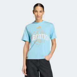 Koszulka Mistrzostwa Świata FIFA Argentyna. Niebieskie t-shirty damskie Adidas, bez ramiączek, do piłki nożnej. Za 129.00 zł.
