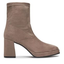 Botki Tamaris. Brązowe botki damskie Tamaris, bez obcasa, na słupku, bez zapięcia. Za 369.99 zł.