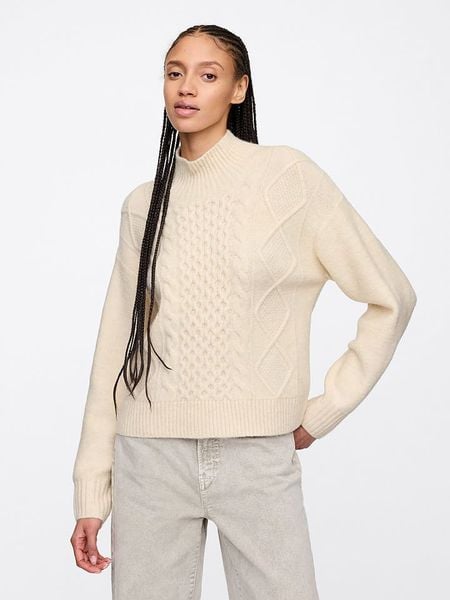 GAP Sweter w kolorze kremowym rozmiar: XXL. Brązowe golfy damskie GAP, xxl, bez wzorów, ze splotem, bez ramiączek. Za 131.43 zł.