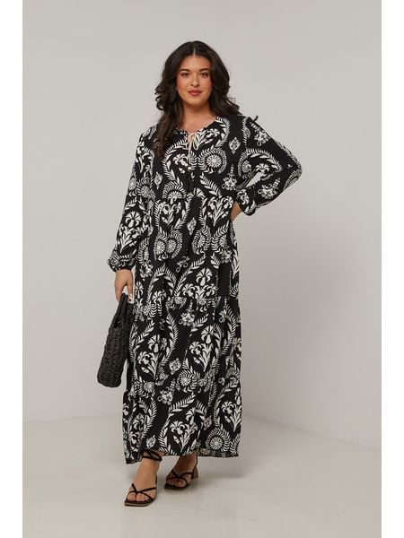 Curvy Lady Sukienka w kolorze czarnym rozmiar: 44/46. Czarne sukienki damskie Curvy Lady, na co dzień, bez wzorów, klasyczne, bez kołnierzyka, bez ramiączek, maxi, proste. Za 147.45 zł.