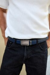 Pasek męski skórzany klamra automatyczna granatowy Beltimore A51 : Kolory - granatowy, Rozmiar pasków - r.125-140 cm. Niebieskie paski męskie bez wzorów, ze skóry, wizytowe. Za 64.99 zł.