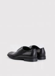 PAKO LORENTE – Obuwie męskie P000B-BX-071-C-0. Czarne buty wizytowe męskie Pako Lorente, ze skóry, bez zapięcia. Za 599.99 zł.