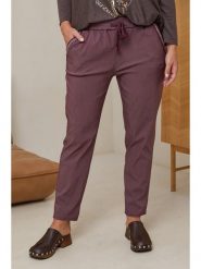 Curvy Lady Spodnie w kolorze fioletowym rozmiar: 44/46. Różowe spodnie materiałowe damskie Curvy Lady, z aplikacjami, z bawełny, klasyczne, z standardowym stanem. Za 118.84 zł.