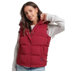 Damska kurtka bez rękawów z kapturem Superdry Everest. Czerwone kurtki damskie Superdry., s, bez wzorów, z nylonu, z kapturem. Za 519.10 zł.
