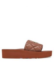 LOVE MOSCHINO Klapki JA28014I1MIE0201 Brązowy. Brązowe klapki damskie Love Moschino, bez wzorów, ze skóry, bez obcasa. Za 469.99 zł.