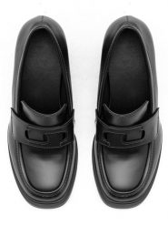 C'M Czółenka w kolorze czarnym rozmiar: 39. Czarne czółenka damskie C'M, bez wzorów, bez obcasa. Za 148.26 zł.