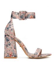 DeeZee Sandały LB3969 Różowy. Czerwone sandały damskie DeeZee, bez wzorów, z materiału, bez obcasa, na słupku. Za 139.99 zł.