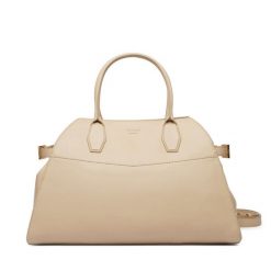 Torebka Guess. Brązowe torebki klasyczne damskie Guess, z aplikacjami, bez dodatków. Za 1,259.00 zł.