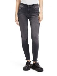 CARTOON Dżinsy - Skinny fit - w kolorze czarnym rozmiar: 42. Czarne jeansy damskie Cartoon. Za 122.96 zł.