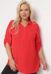 Czerwona Bluzka Koszulowa z Kołnierzykiem i Wsuwaną Kieszonką Tafeta. Czerwone bluzki damskie Born2be, l, bez wzorów, z jeansu, eleganckie, bez kołnierzyka, bez ramiączek. Za 69.99 zł.