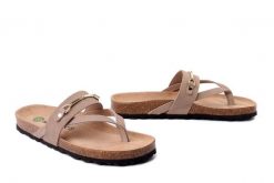 DR. BRINKMANN 700863-08 beige, klapki japonki damskie. Brązowe klapki damskie Dr. Brinkmann, bez wzorów, ze skóry, bez obcasa. Za 214.90 zł.