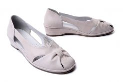 SUAVE 940116-81 natural, sandały damskie. Brązowe sandały damskie Suave, bez wzorów, bez obcasa, na koturnie. Za 303.92 zł.