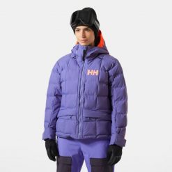 Damska kurtka narciarska Helly Hansen Emiko Ridable. Fioletowe kurtki damskie Helly Hansen, bez wzorów, bez kaptura, narciarskie. W wyprzedaży za 1,572.00 zł.
