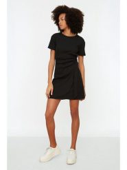 Trendyol Sukienka w kolorze czarnym rozmiar: S. Czarne sukienki damskie Trendyol, s, bez wzorów, bez kołnierzyka, bez ramiączek, mini. Za 39.99 zł.