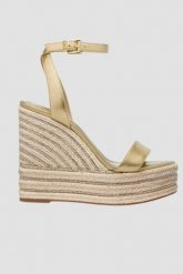 MICHAEL KORS Złote sandały na platformie Leighton Wedge. Żółte sandały damskie Michael Kors, bez wzorów, bez obcasa, na platformie. W wyprzedaży za 719.99 zł.