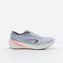 Buty do biegania damskie Kiprun Cushion 500. Białe obuwie do biegania damskie KIPRUN. Za 249.99 zł.